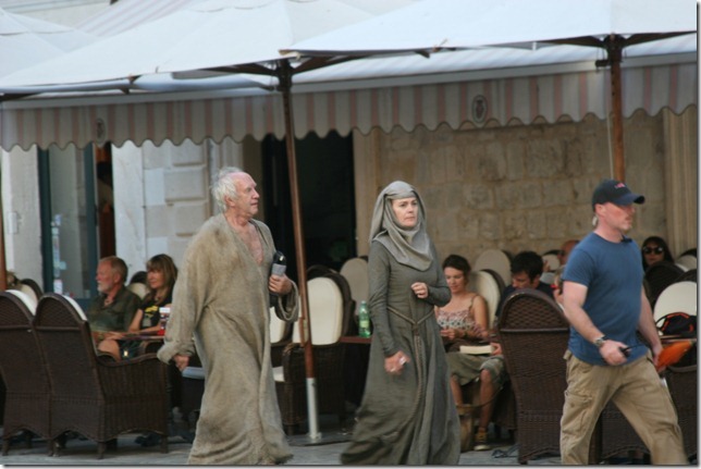 Jonathan Pryce como el Gorrión Supremo.