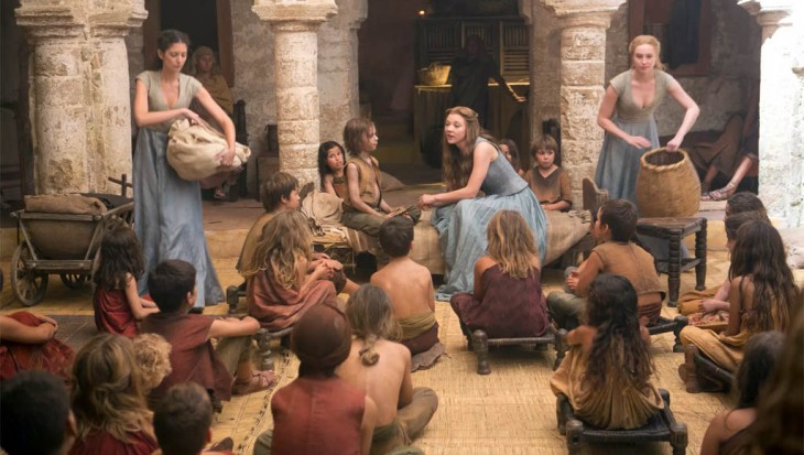margaery con niños pobres