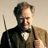 Jim Broadbent como Horace Slughorn (Harry Potter)