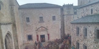 Las Serpientes de Arena llegan a Cáceres en su primer día de rodaje