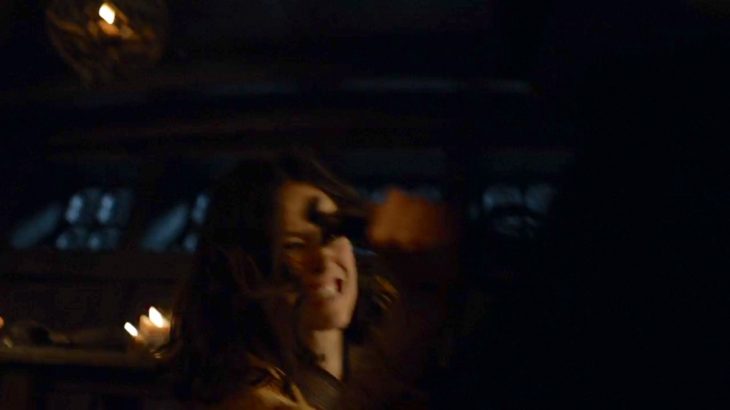 13-woman-with-dagger-s7-ep2-scrncap