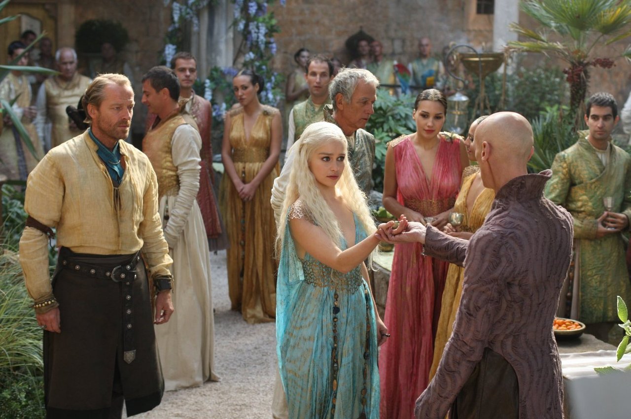 daenerys_and_pyat_pree_in_qarth
