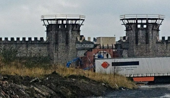 paint-hall-kings-landing-gate-front-7