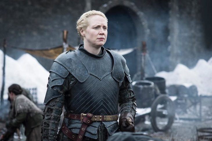 brienne-of-tarth-winterfell-courtyard-season-8-1-1024x680