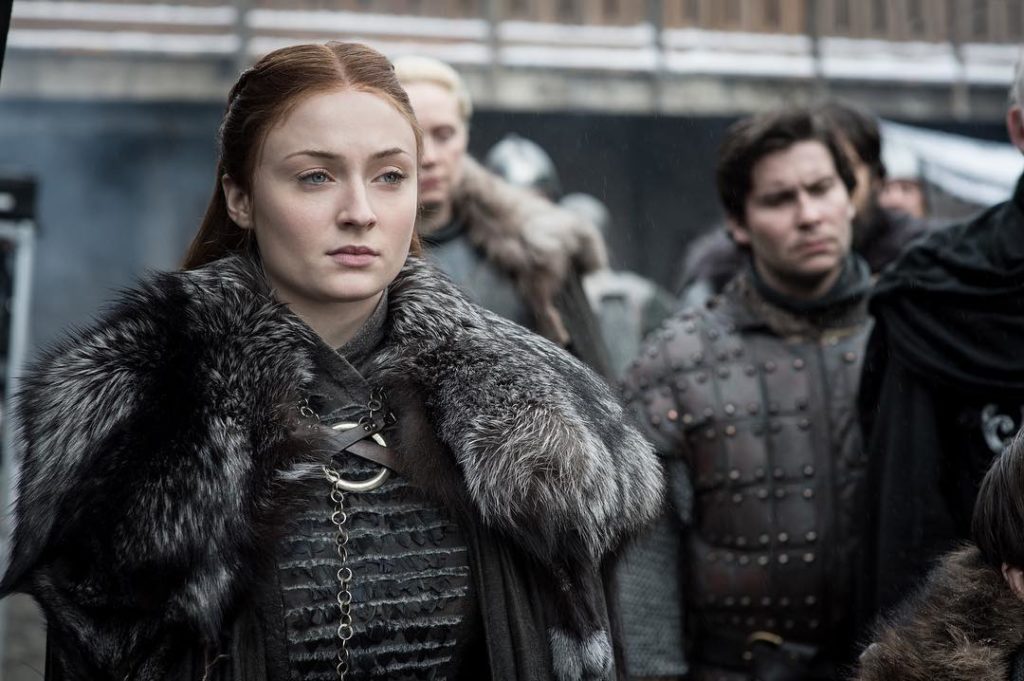 sansa-stark-winterfell-courtyard-season-8-1-1024x681