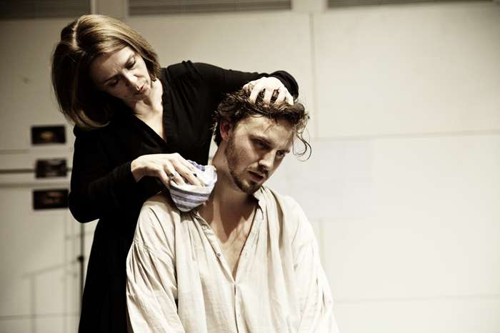 fiona-bell-and-tom-canton-in-rehearsal-for-wuthering-heights-photo-by-pat-redmond