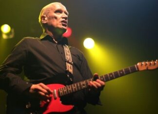 Fallece Wilko Johnson, genial músico y compositor que interpretó a Ser Ilyn Payne en Juego de Tronos