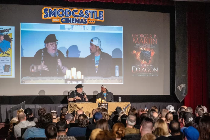 5b685bdf-43c7-427e-b107-942d4d926ade-Kevin-Smith-George-R-R-Martin-2022-0390