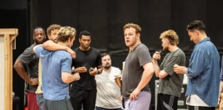 Primeras fotos de los ensayos de The Mad King, la obra de teatro sobre el Torneo de Harrenhal y la Rebelión de Robert